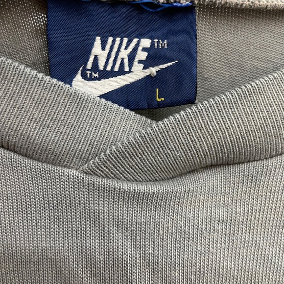 Rare Vintage Nike Mens Tee Size L Grey Perforated Breathable Performance Top - Picture 3 of 4